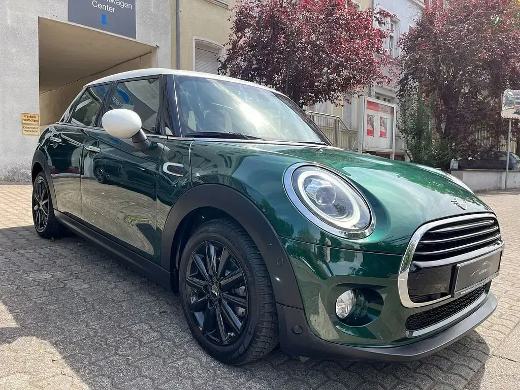 Gebraucht Mini Cooper 136 PS (100 kW) 2018 British racing green ii metall Kleinwagen