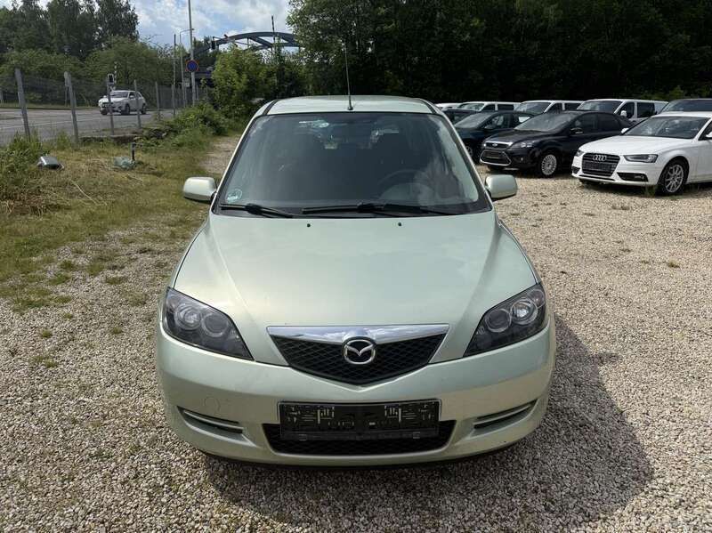 Malachitgrün metallic Gebraucht 2007 Mazda 2 Active Van / Kleinbus | 2.450 € (Guter Preis) - Bild 1/4