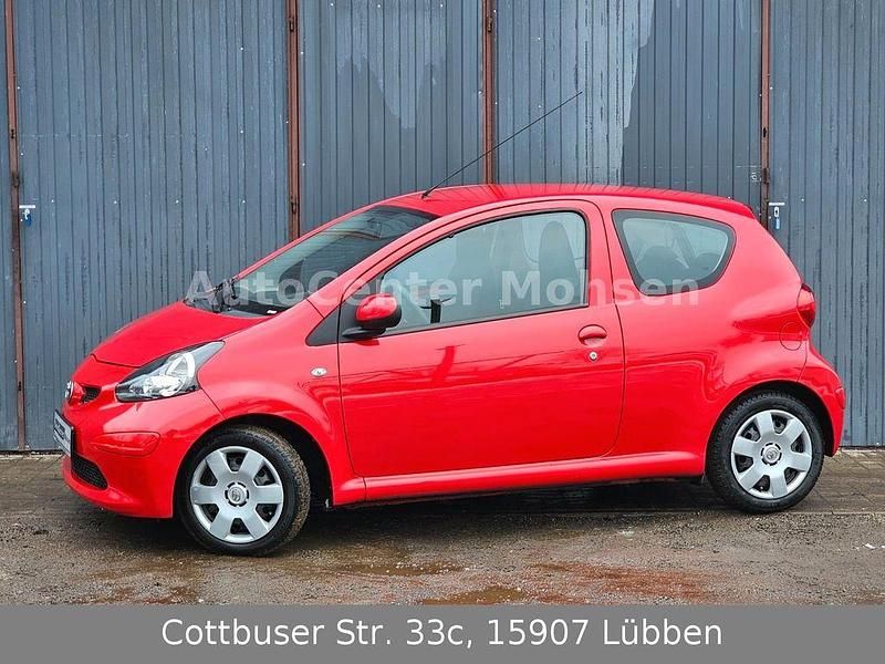 Gebraucht Toyota Aygo Cool 68 PS (50 kW) 2007 Rot Kleinwagen