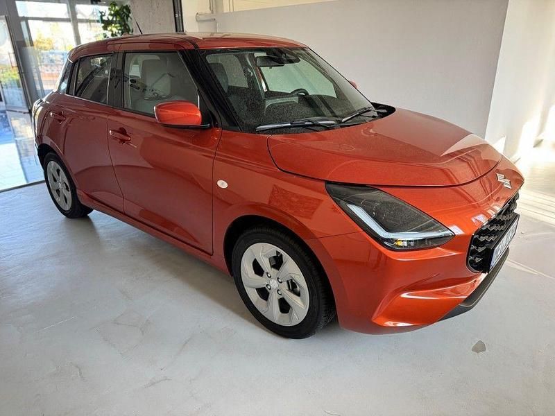 Gebraucht Suzuki Swift Comfort 83 PS (61 kW) 2024 Orange Limousine