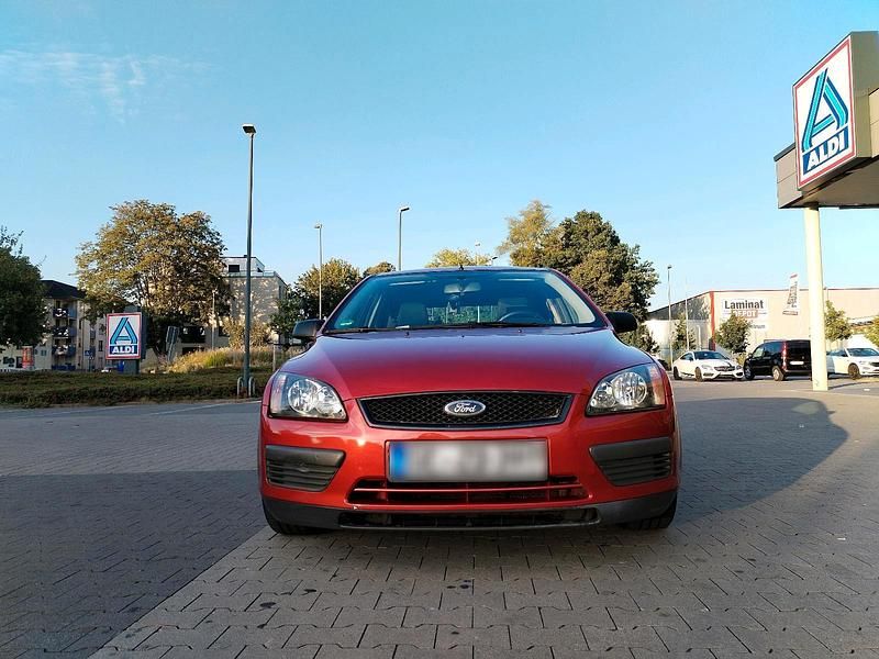 Gebraucht Ford Focus 100 PS (73 kW) 2006 Orange Limousine