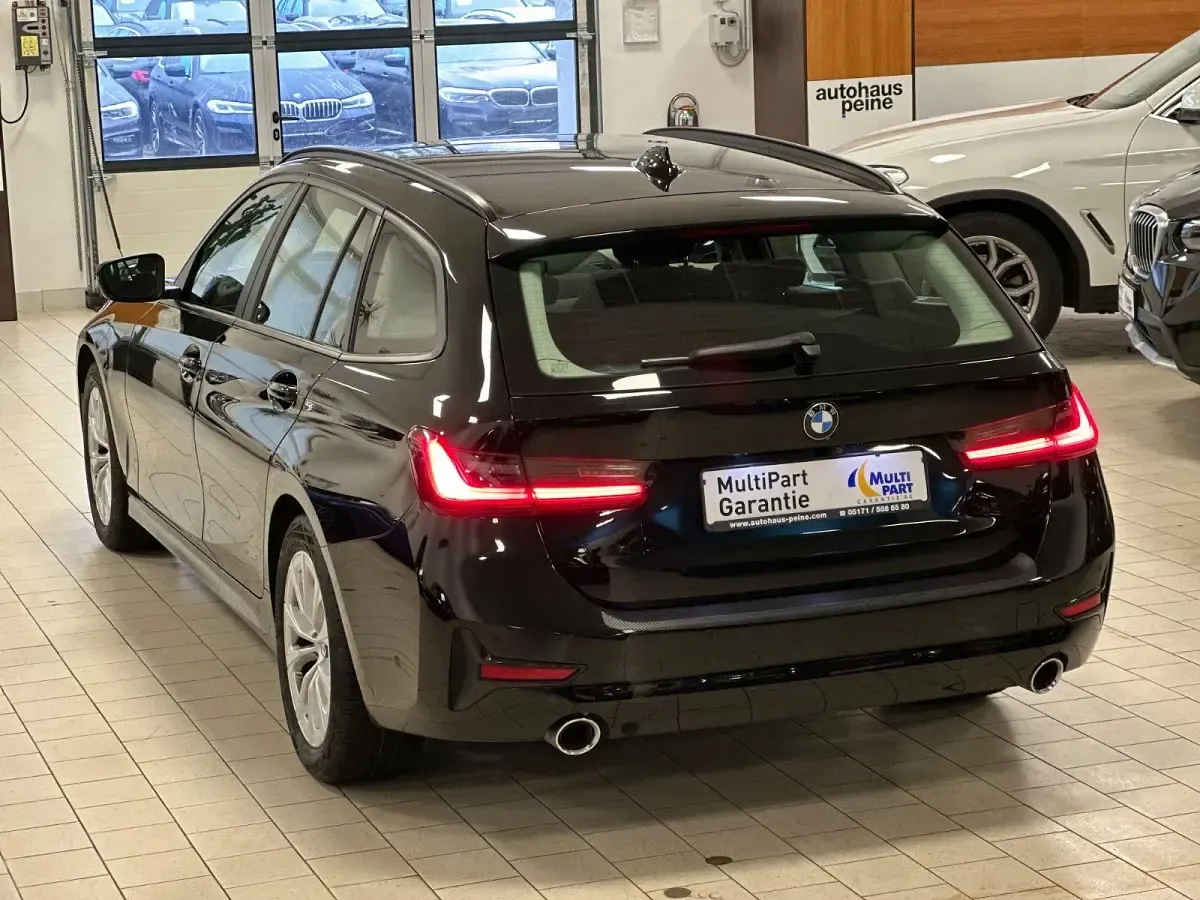Gebraucht BMW 320 Advantage 190 PS (139 kW) 2020 Schwarz Kombi