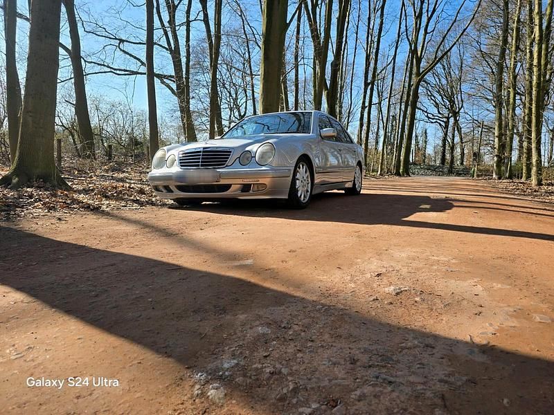 Gebraucht Mercedes E430 280 PS (205 kW) 1999 Silber Limousine