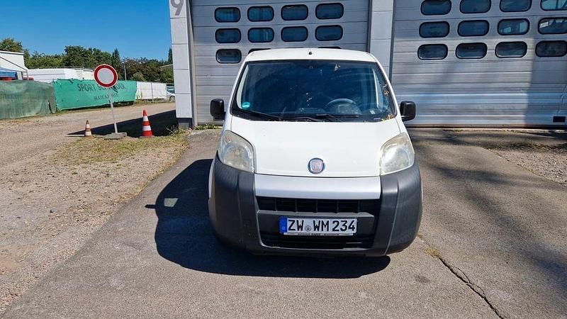 Weiß Gebraucht 2010 Fiat Fiorino Basis Van / Kleinbus | 2.900 € (Guter Preis) - Bild 1/4