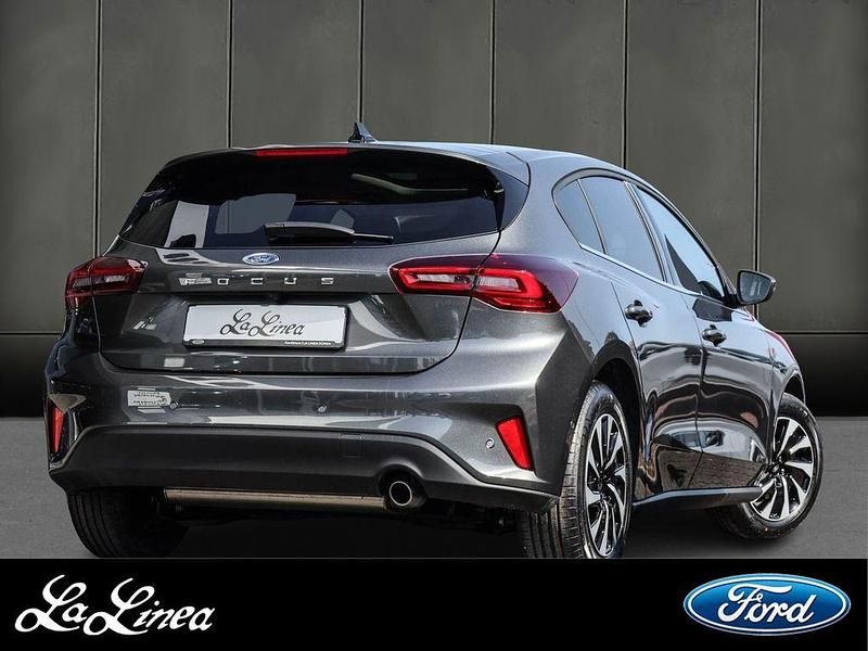 Neu Ford Focus Titanium X 155 PS (114 kW) 2026 Magneticgrau (metallic) Limousine