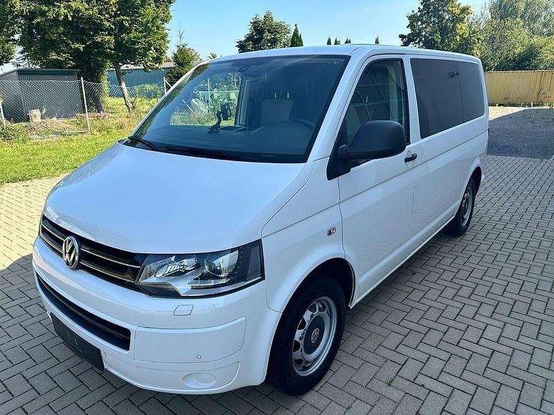 Weiß Gebraucht 2015 VW T5 Startline Van | 26.950 € (Teuer) - Bild 1/4