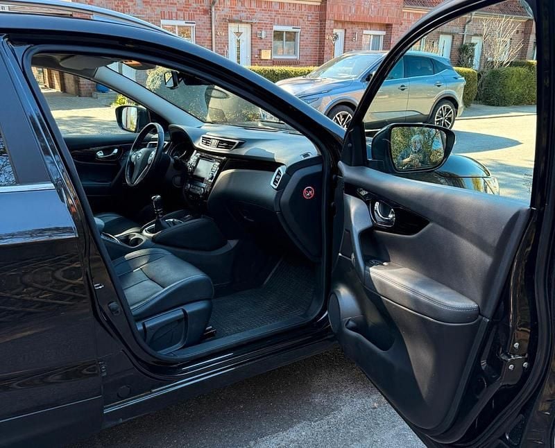 Gebraucht Nissan Qashqai 360º 163 PS (119 kW) 2016 Schwarz SUV