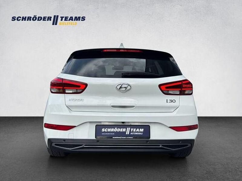 Gebraucht Hyundai i30 Edition 30+ 120 PS (88 kW) 2022 Weiß Limousine