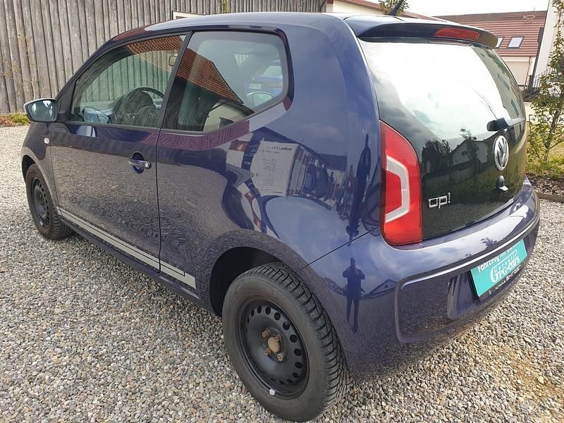 Second-hand VW up! 60 CP (44 kW) 2015 Albastru Hatchback