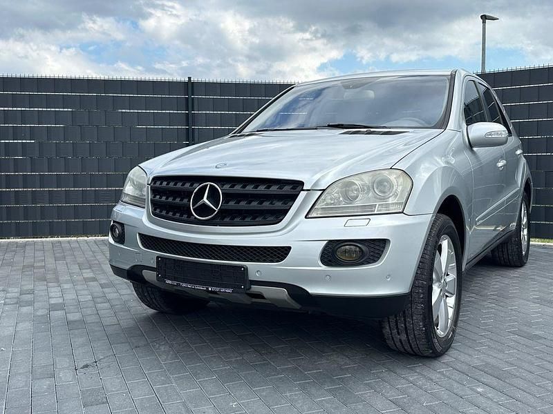 Silber Gebraucht 2007 Mercedes ML350 SUV | 7.990 € (Fairer Preis) - Bild 1/4