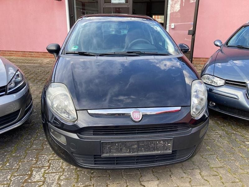 Gebraucht Fiat Grande Punto Basis 77 PS (56 kW) 2010 Schwarz Kleinwagen