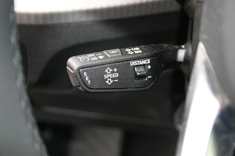 Gebraucht Audi Q2 S-Line 150 PS (110 kW) 2023 Weiß SUV