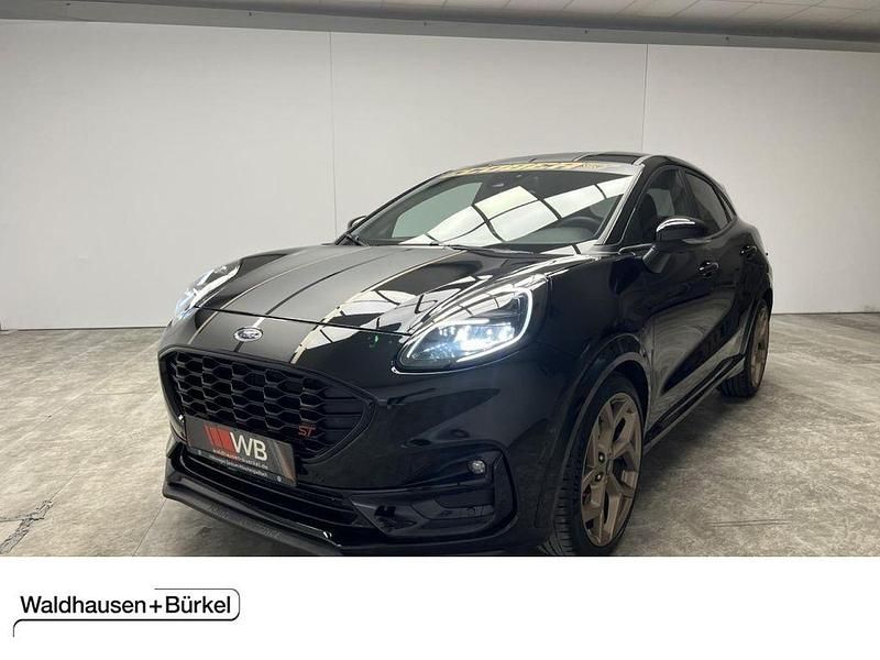 Obsidianschwarz (metallic) Gebraucht 2022 Ford Puma ST SUV | 23.950 € (Fairer Preis) - Bild 1/4
