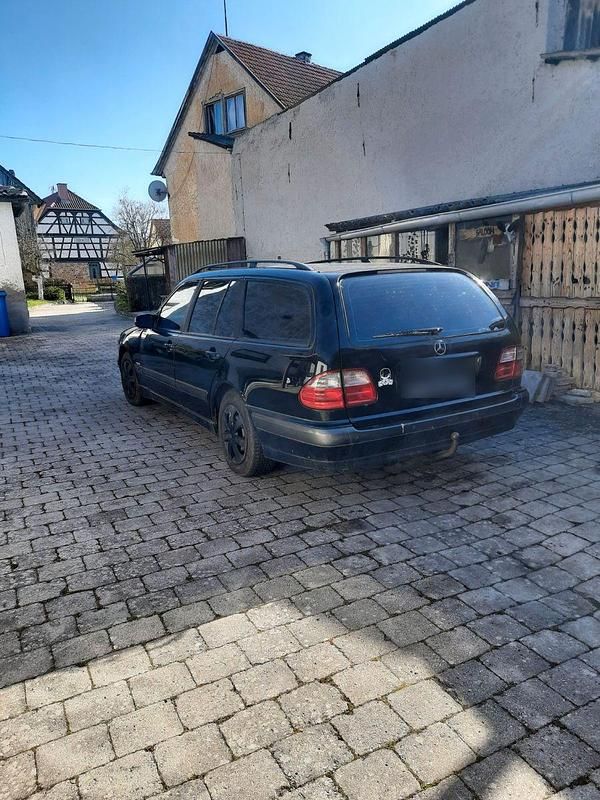 Gebraucht Mercedes E200 Avantgarde 163 PS (119 kW) 2003 Schwarz Kombi