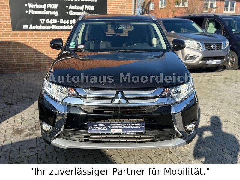 Gebraucht Mitsubishi Outlander Plus 150 PS (110 kW) 2015 Schwarz SUV