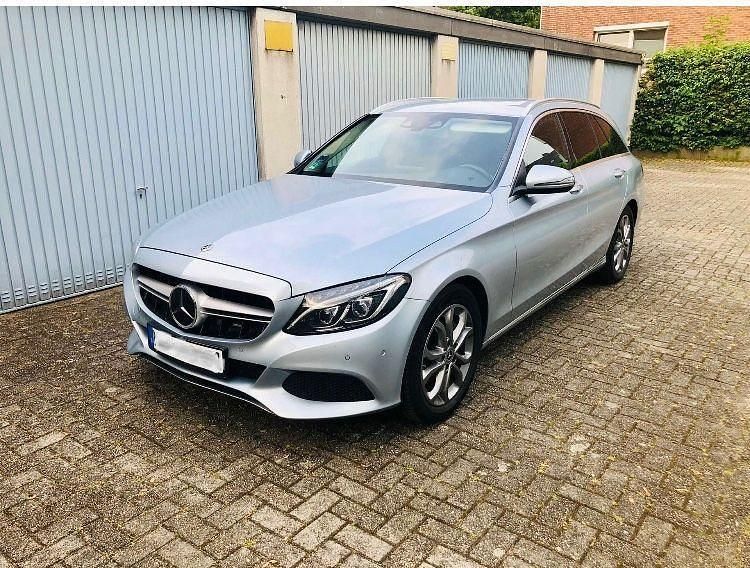 Silber Gebraucht 2018 Mercedes C220 Avantgarde Kombi | 12.700 € (Fairer Preis) - Bild 1/4