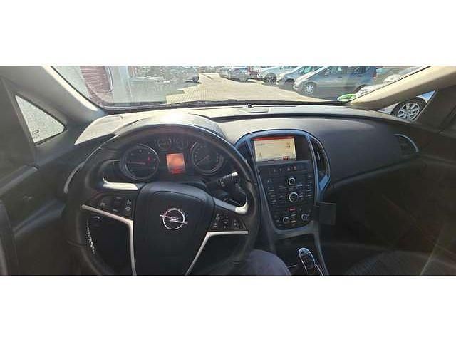Gebraucht Opel Astra Edition 110 PS (80 kW) 2014 Other Limousine