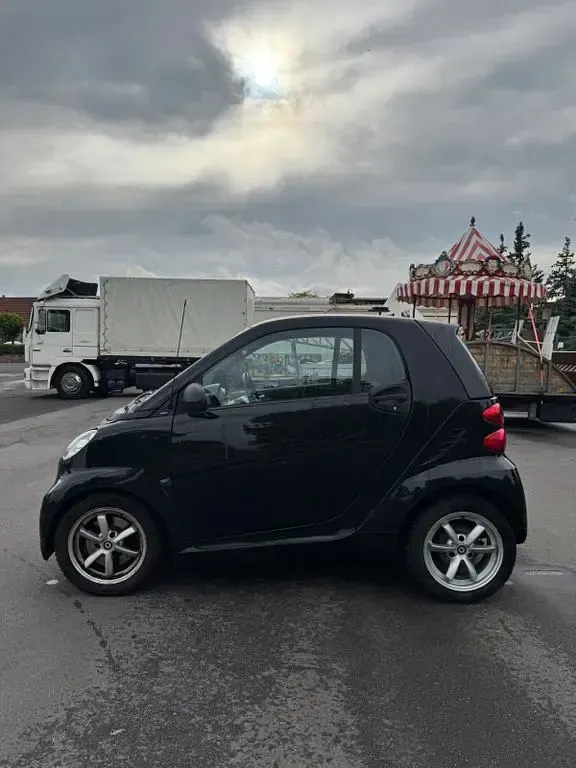Gebraucht Smart ForTwo Coupé 84 PS (61 kW) 2011 Schwarz Coupé