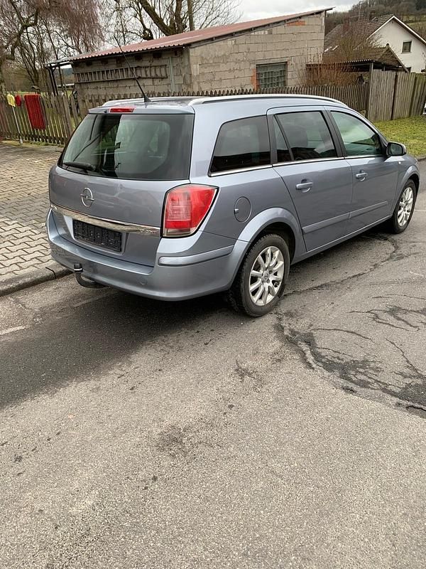 Gebraucht Opel Astra 125 PS (91 kW) 2005 Andere farben Kombi