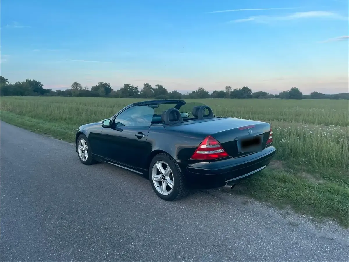 Gebraucht Mercedes SLK230 197 PS (144 kW) 2001 Schwarz Cabrio