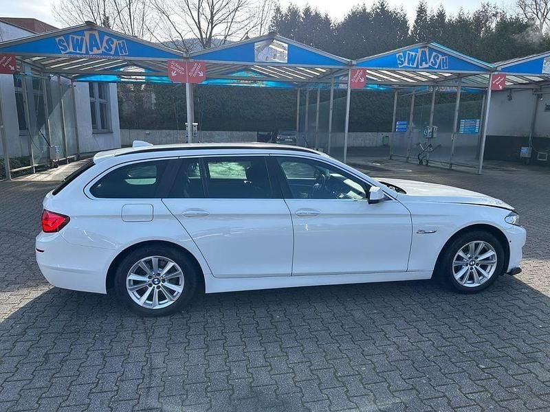 Gebraucht BMW 528 258 PS (189 kW) 2011 Weiß Kombi