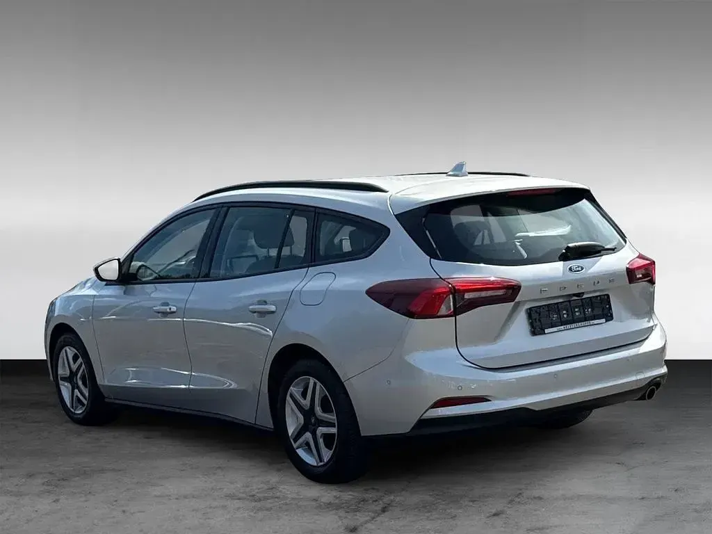 Gebraucht Ford Focus Cool & Connect 125 PS (91 kW) 2022 Silber Limousine