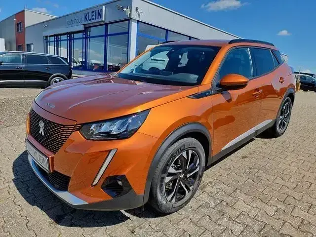 Gebraucht Peugeot e-2008 Allure 100 kW (136 PS) 2021 Orange SUV