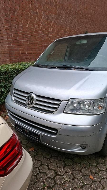 Grau Gebraucht 2004 VW Multivan Highline Van | 6.200 € - Bild 1/4