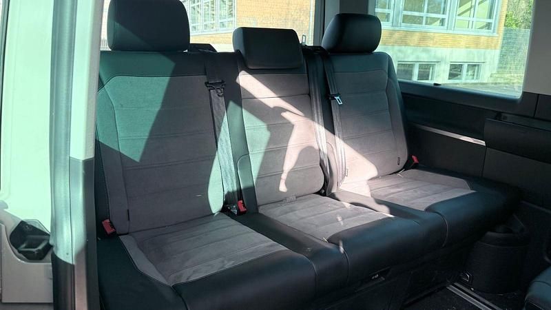 Second-hand VW Multivan 204 CP (150 kW) 2022 Gri Monovolum