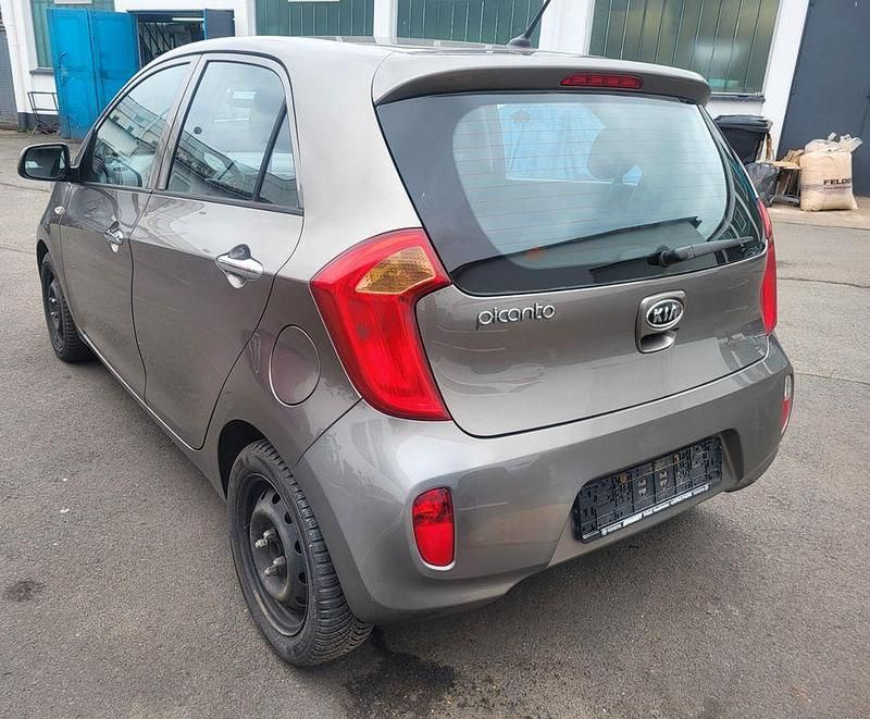 Gebraucht Kia Picanto Edition 7 69 PS (50 kW) 2012 Silber Kleinwagen
