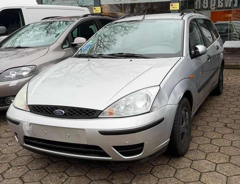 Grau Gebraucht 2002 Ford Focus Kombi | 550 € (Superpreis) - Bild 1/4