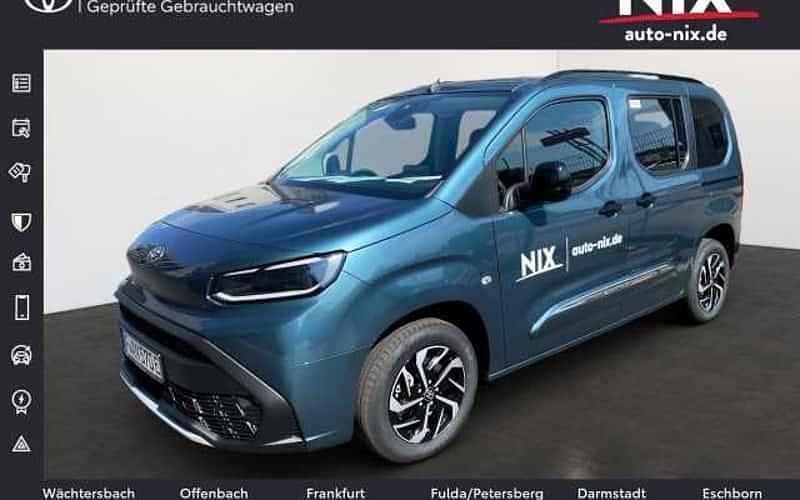 Grau Neu 2025 Toyota Proace Verso City Kombi | 43.490 € (Teuer) - Bild 1/4