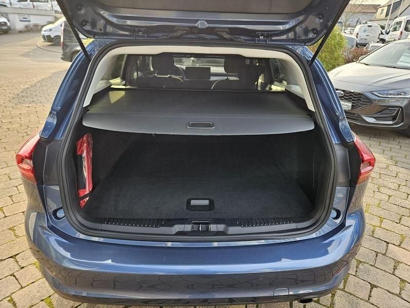 Gebraucht Ford Focus Titanium 155 PS (114 kW) 2022 Blau Limousine