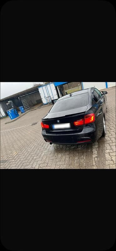 Gebraucht BMW 320 190 PS (139 kW) 2015 Schwarz Limousine