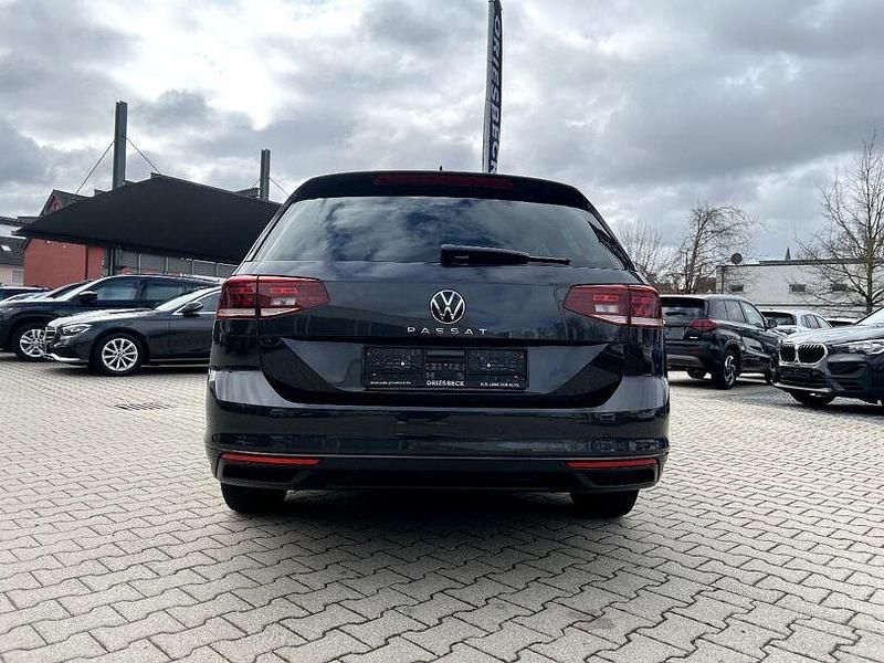 Gebraucht VW Passat 150 PS (110 kW) 2020 Mangangrau metallic Kombi