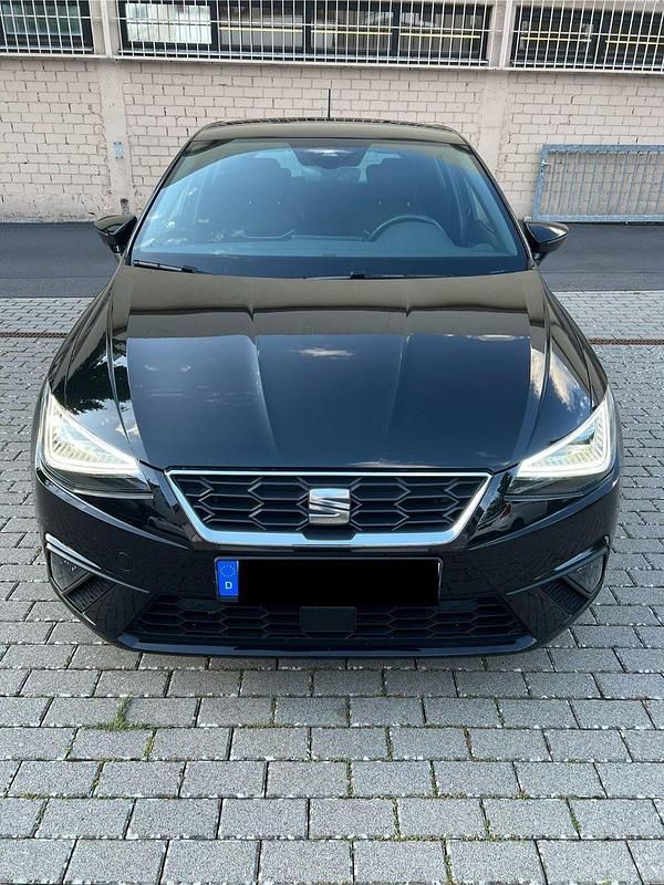 Schwarz Gebraucht 2022 Seat Ibiza FR Kleinwagen | 19.600 € (Guter Preis) - Bild 1/4