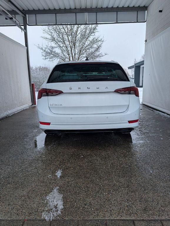 Gebraucht Skoda Octavia Style 116 PS (85 kW) 2021 Weiß Kombi