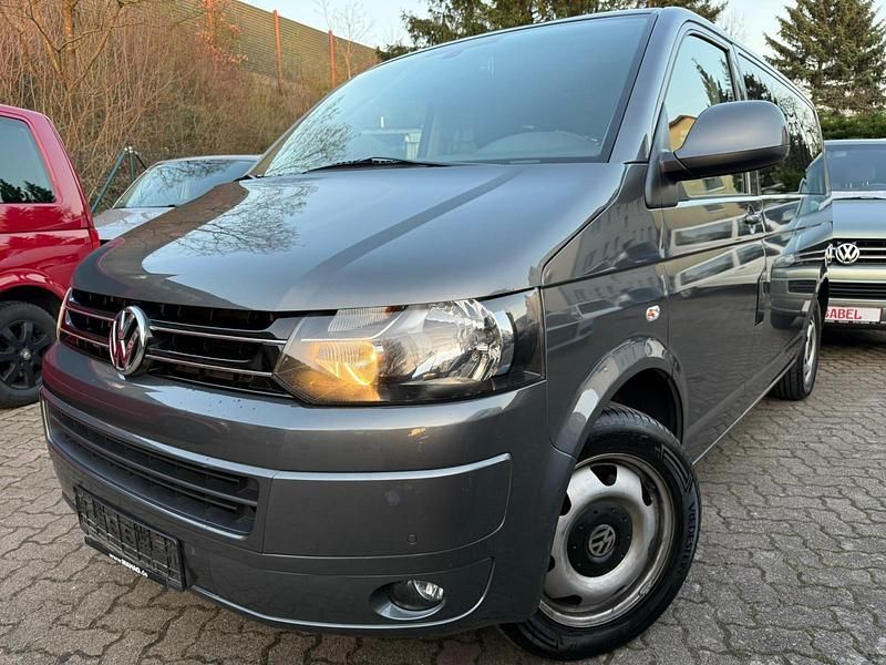 Gebraucht VW Multivan 140 PS (102 kW) 2012 Grau Van