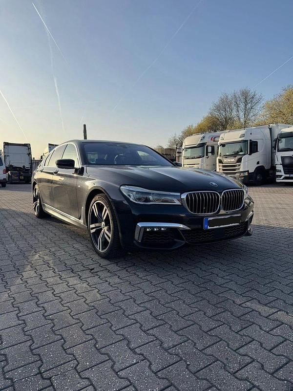Gebraucht BMW 750 M Sport 449 PS (330 kW) 2018 Blau Limousine