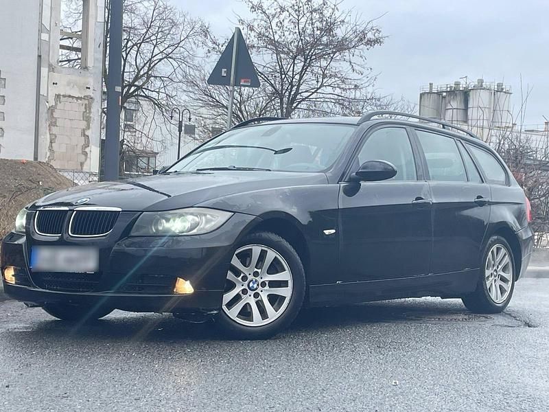 Schwarz Gebraucht 2007 BMW 320 Limousine | 1.650 € (Superpreis) - Bild 1/4