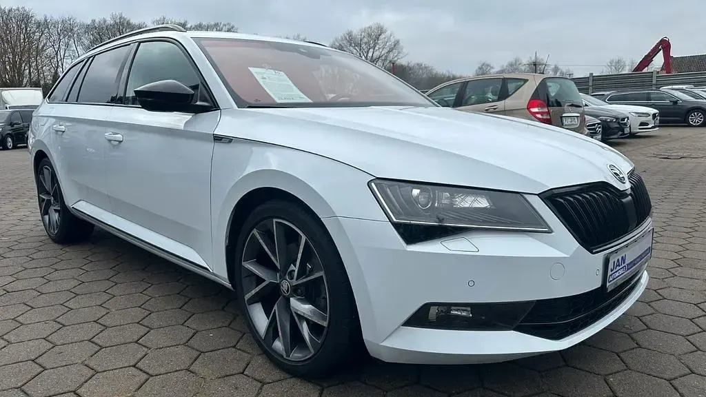 Gebraucht Skoda Superb SportLine 190 PS (139 kW) 2019 Weiß Kombi