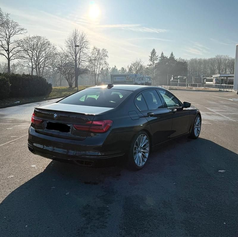 Gebraucht BMW 730 265 PS (194 kW) 2015 Schwarz Limousine