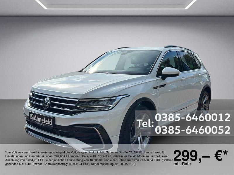 Weiß (weiss / oryxweiss perlmutteffekt) Gebraucht 2023 VW Tiguan R-line SUV | 39.888 € (Fairer Preis) - Bild 1/4