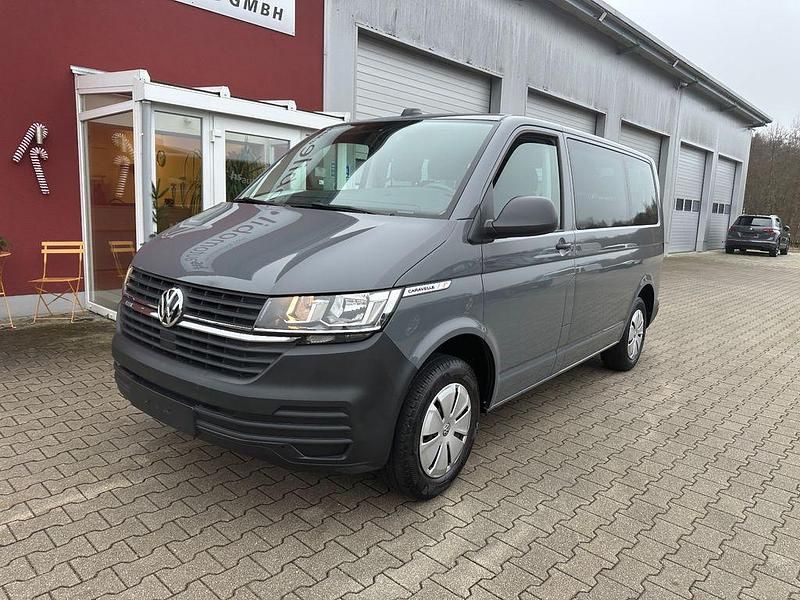 Gebraucht VW Caravelle Trendline 110 PS (80 kW) 2023 Grau Van