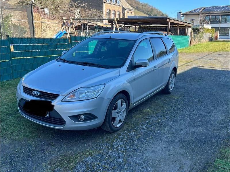 Gebraucht Ford Focus Ambiente 101 PS (74 kW) 2008 Silber Limousine