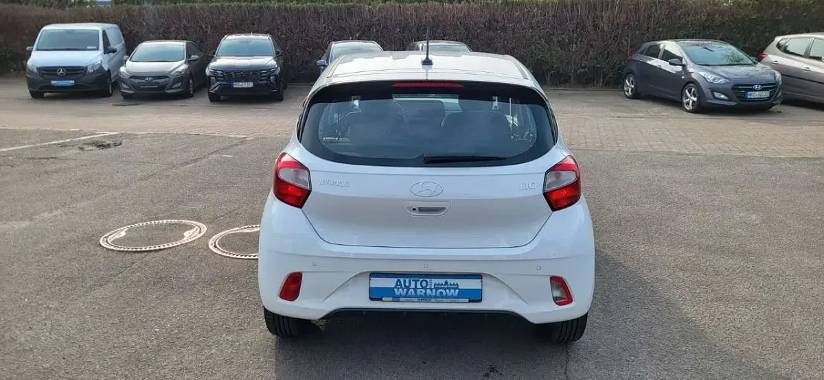 Gebraucht Hyundai i10 Trend 67 PS (49 kW) 2024 Weiß Kleinwagen