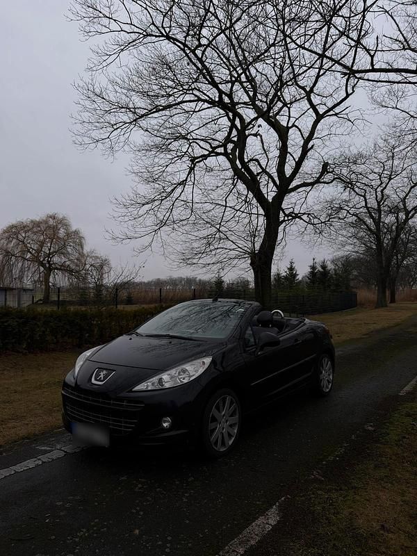 Gebraucht Peugeot 207 120 PS (88 kW) 2012 Schwarz Cabrio