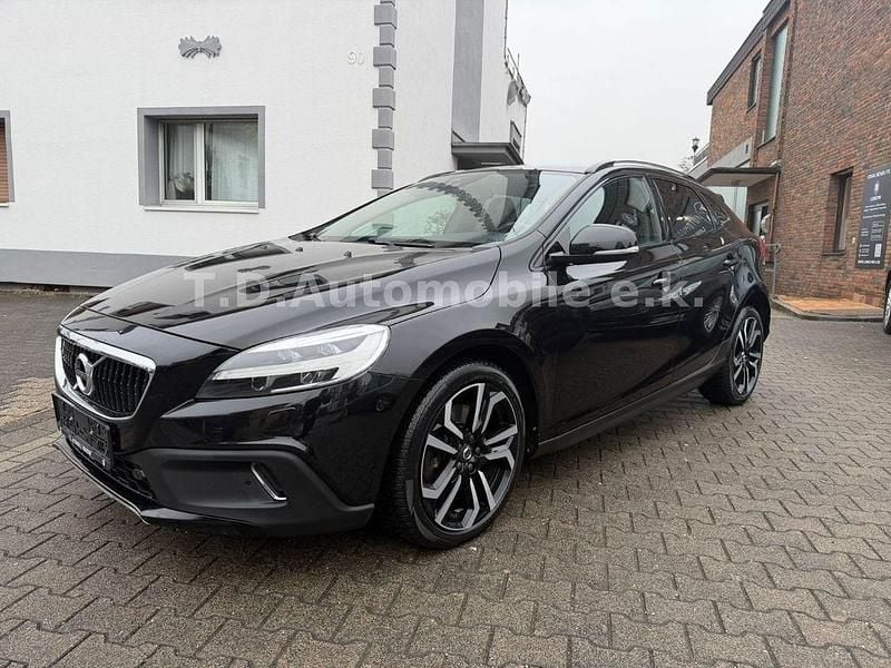 Schwarz Gebraucht 2018 Volvo V40 CC Pro Kombi | 17.999 € (Fairer Preis) - Bild 1/4