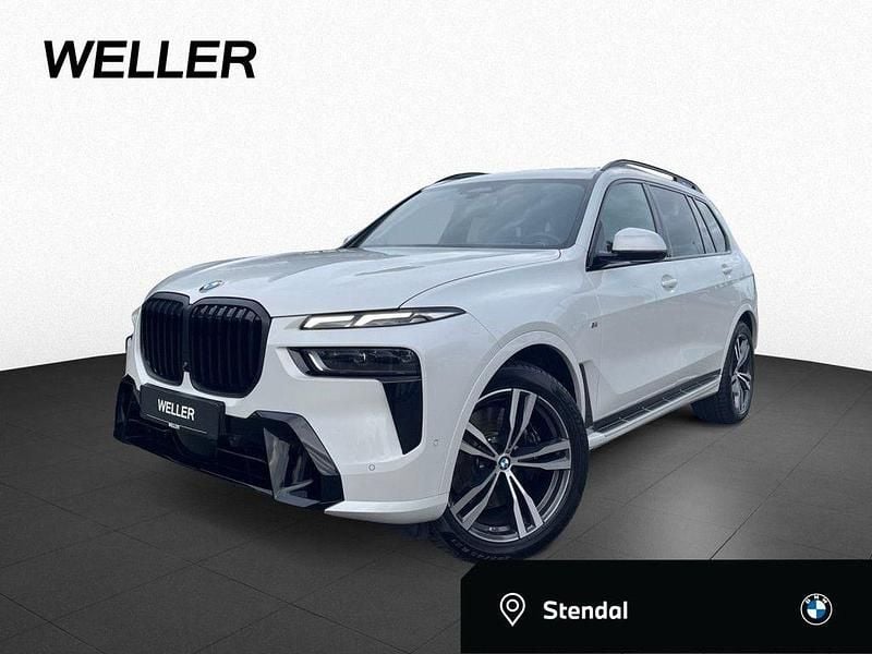 Mineralweiß (weiß) Gebraucht 2023 BMW X7 M Sport SUV | 82.350 € (Superpreis) - Bild 1/4
