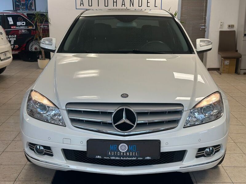 Weiß Gebraucht 2008 Mercedes C220 Limousine | 7.499 € (Fairer Preis) - Bild 1/4